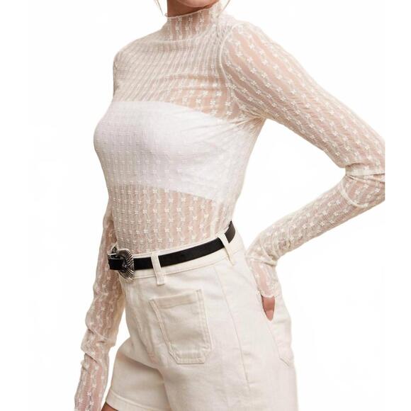 NEW LISTICLE lace layering top in ecru - Picture 3 of 4